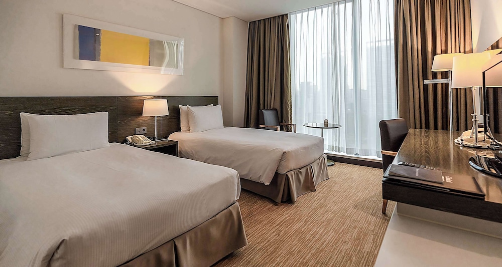 DELUXE, TWIN BEDS, CITY VIEW