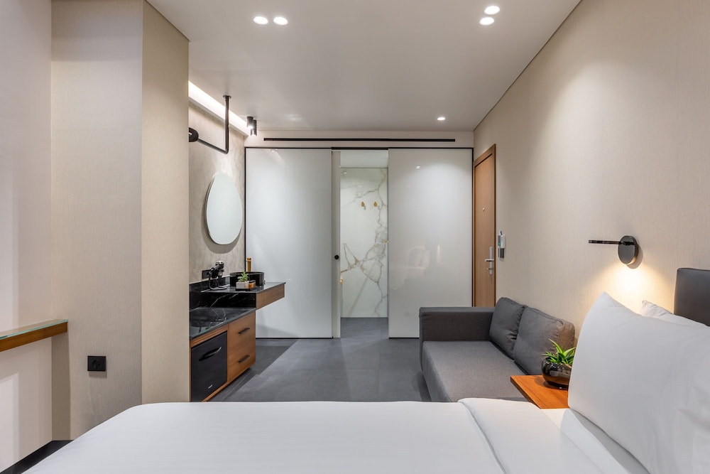 Amazon Hotel 10/29