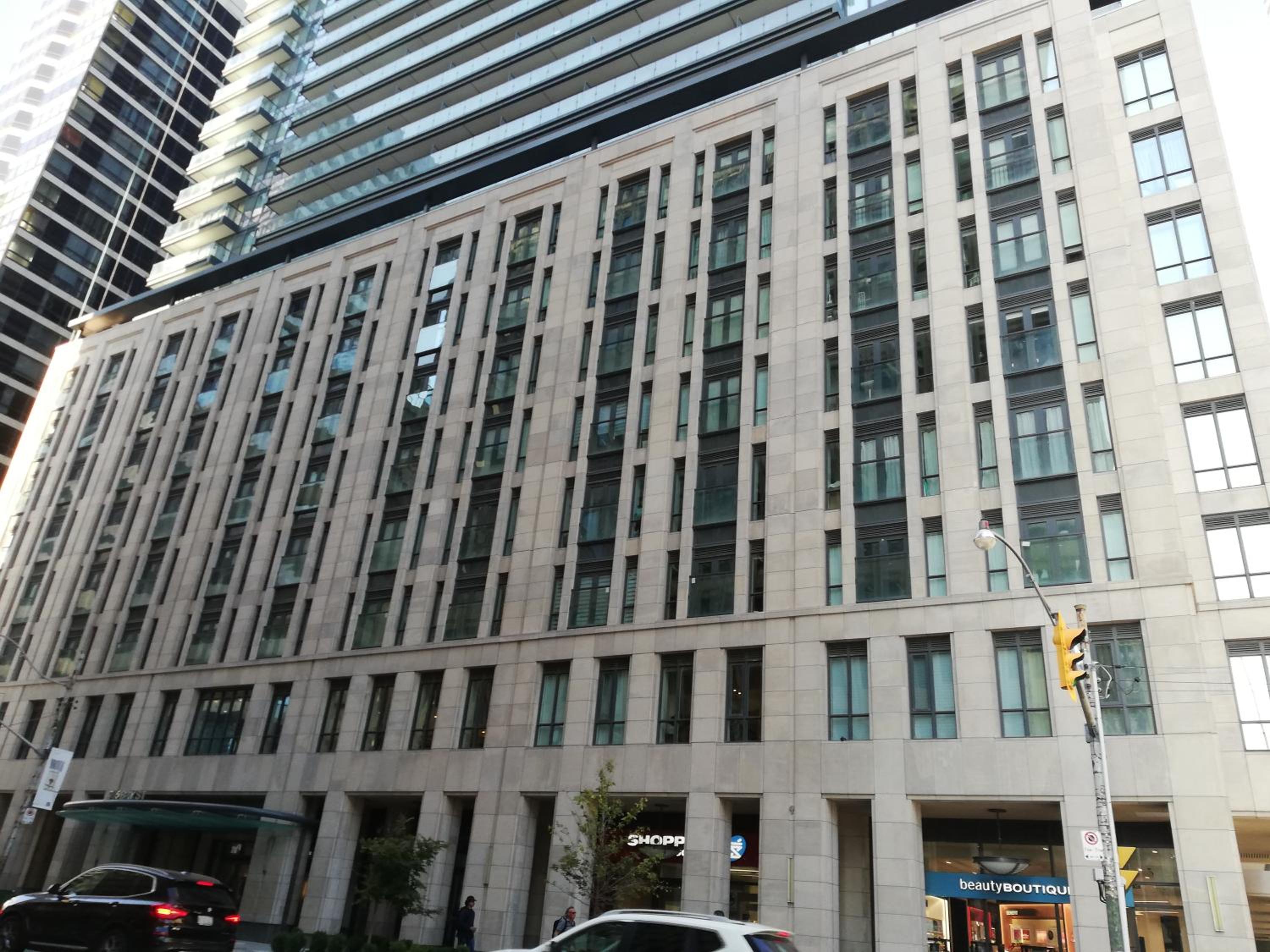 Stylish Downtown Toronto Residential Hotel 1/50