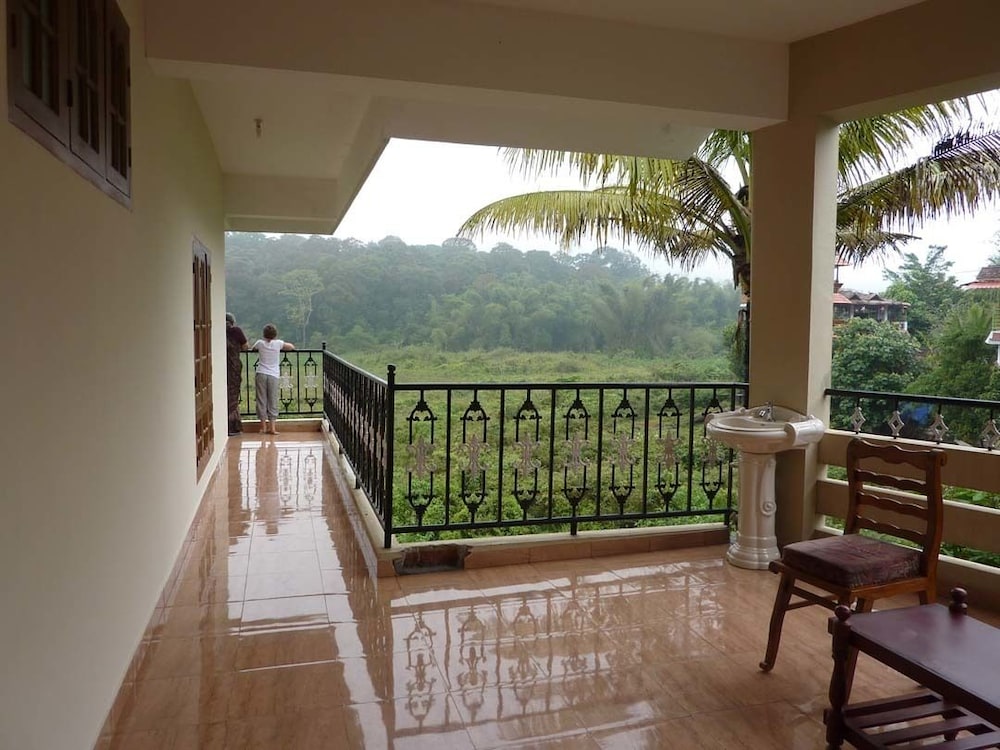 JUNGLE PALACE HOMESTAY 36/46