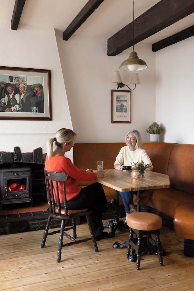 Butler Arms 32/57