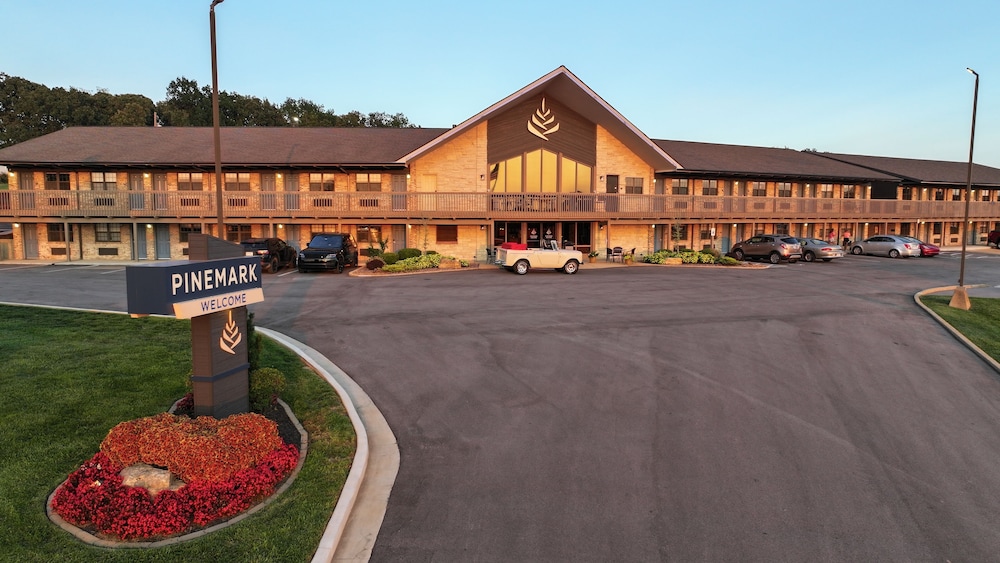 PINEMARK Inn Suites Events 39/50