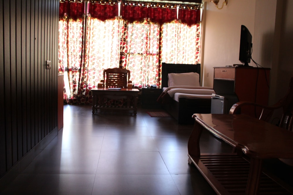 HOTEL PRESIDENT 41/49