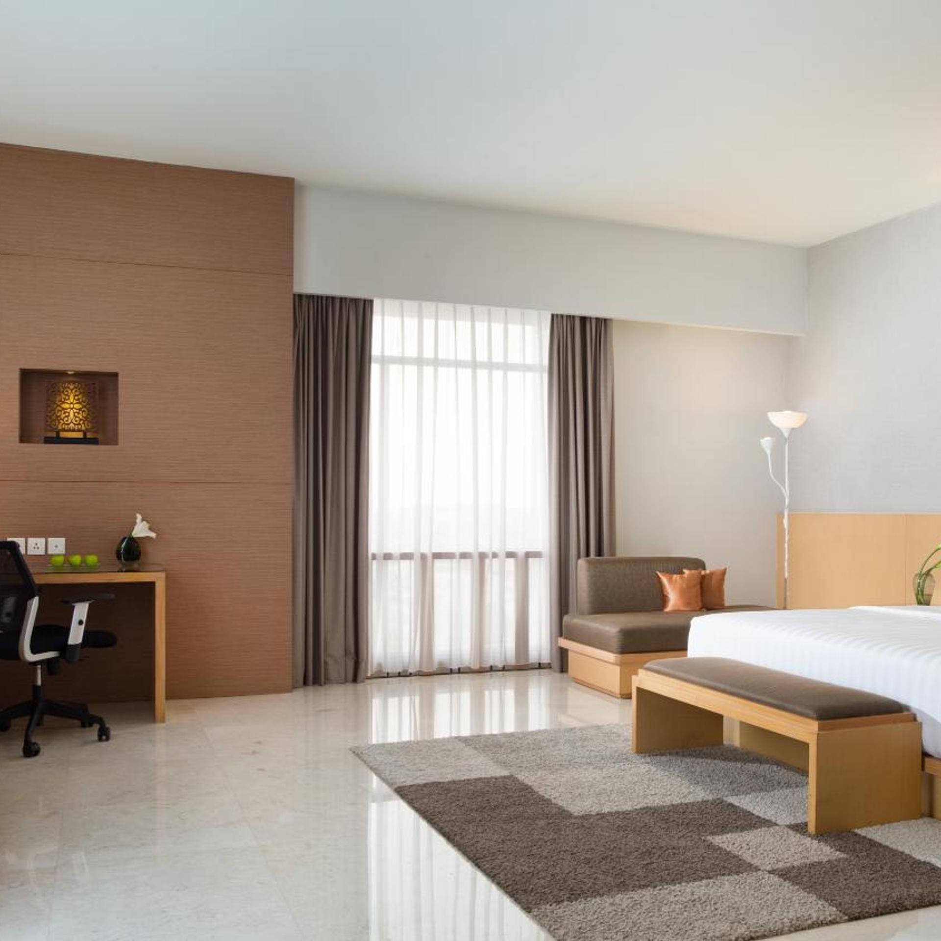Santika, Suite