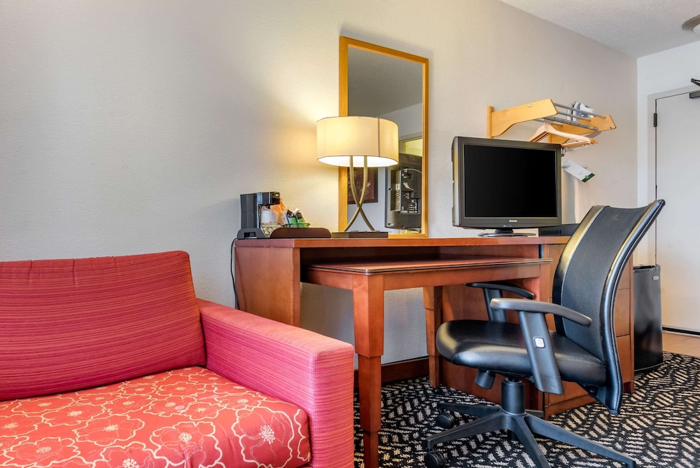 Quality Inn Falconer - Jamestown 37/44