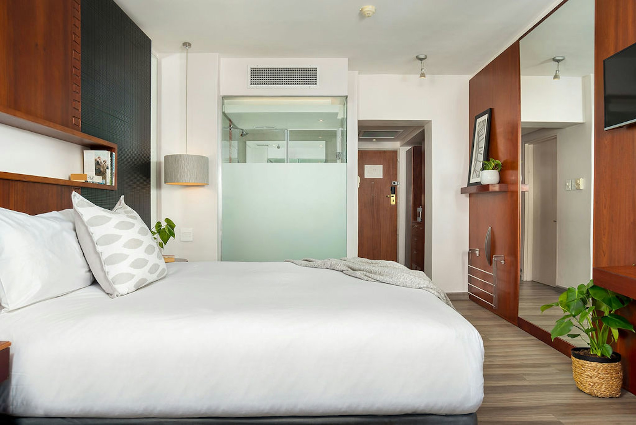 Townhouse Hotel and Conference Center 20/55
