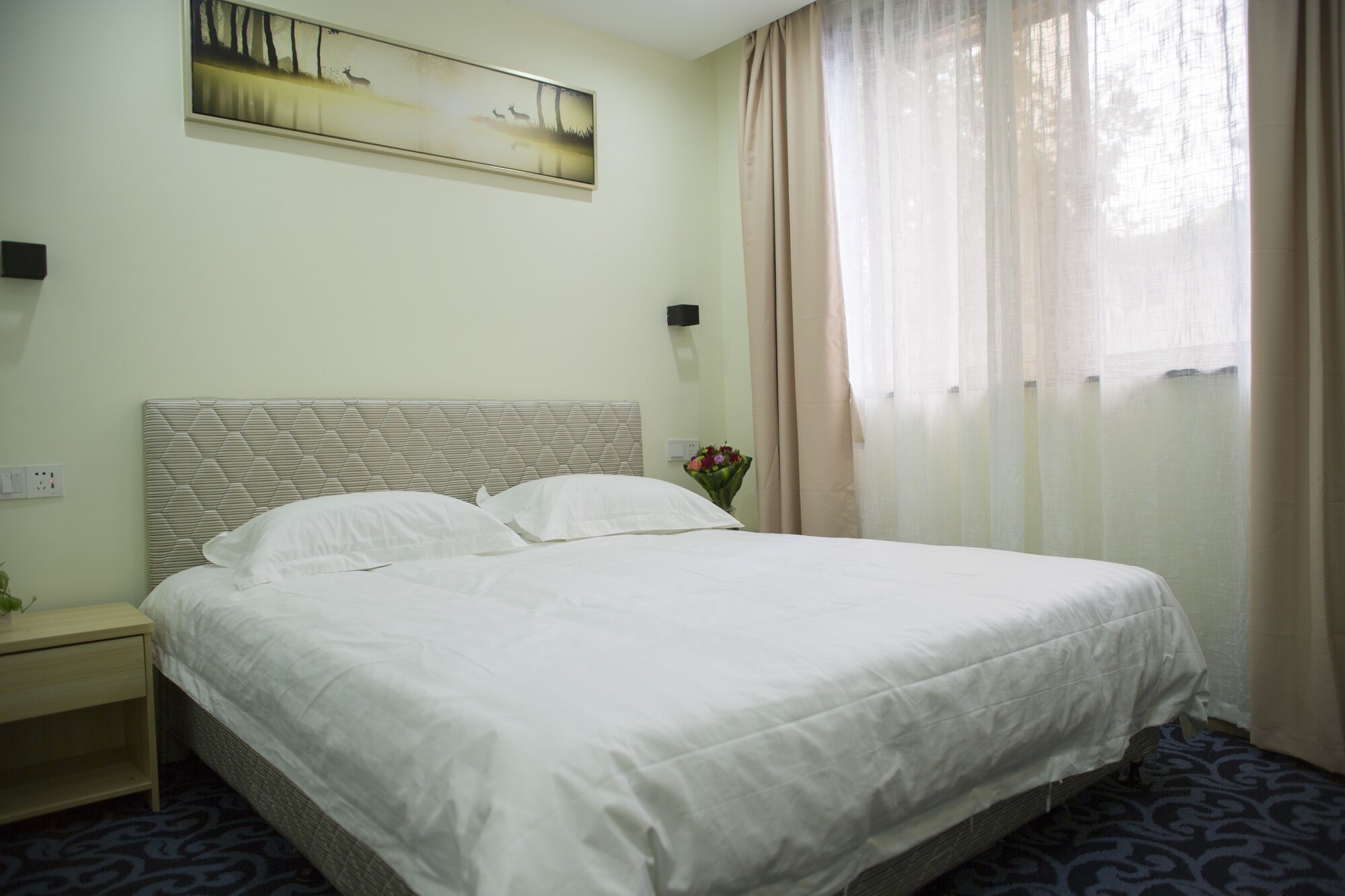 COMFORT, QUEEN BED