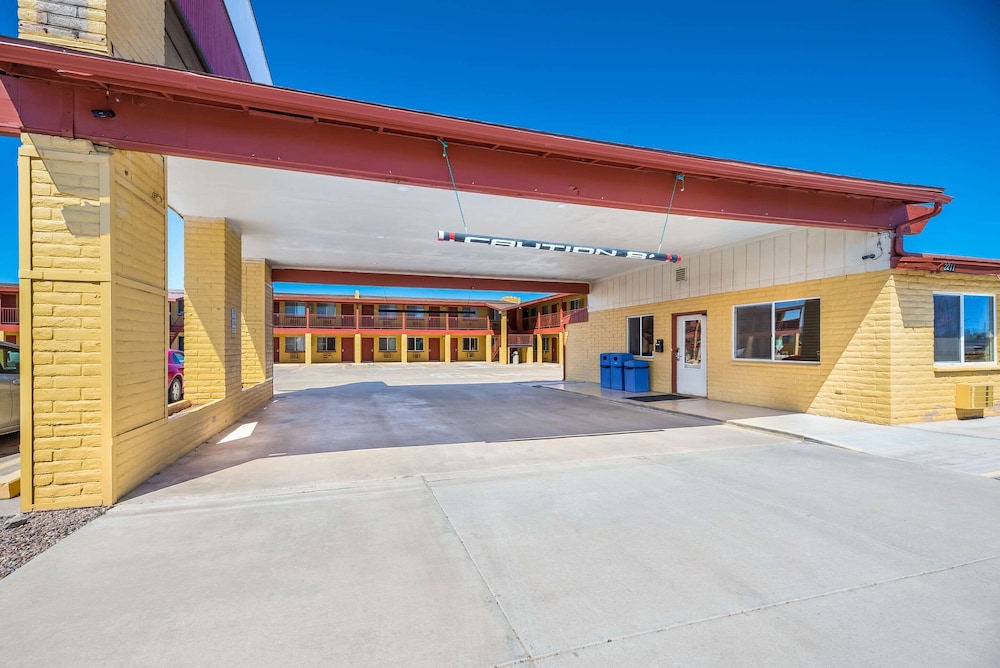 Econo Lodge I-40 Exit 286-Holbrook 2/36