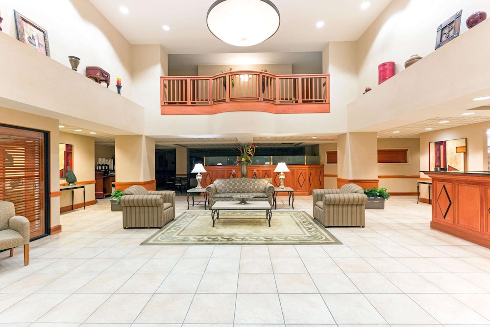 Spark by Hilton Tupelo 22/35