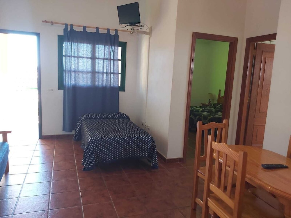 CASAS RURALES AMPARO LAS HAYAS 28/49