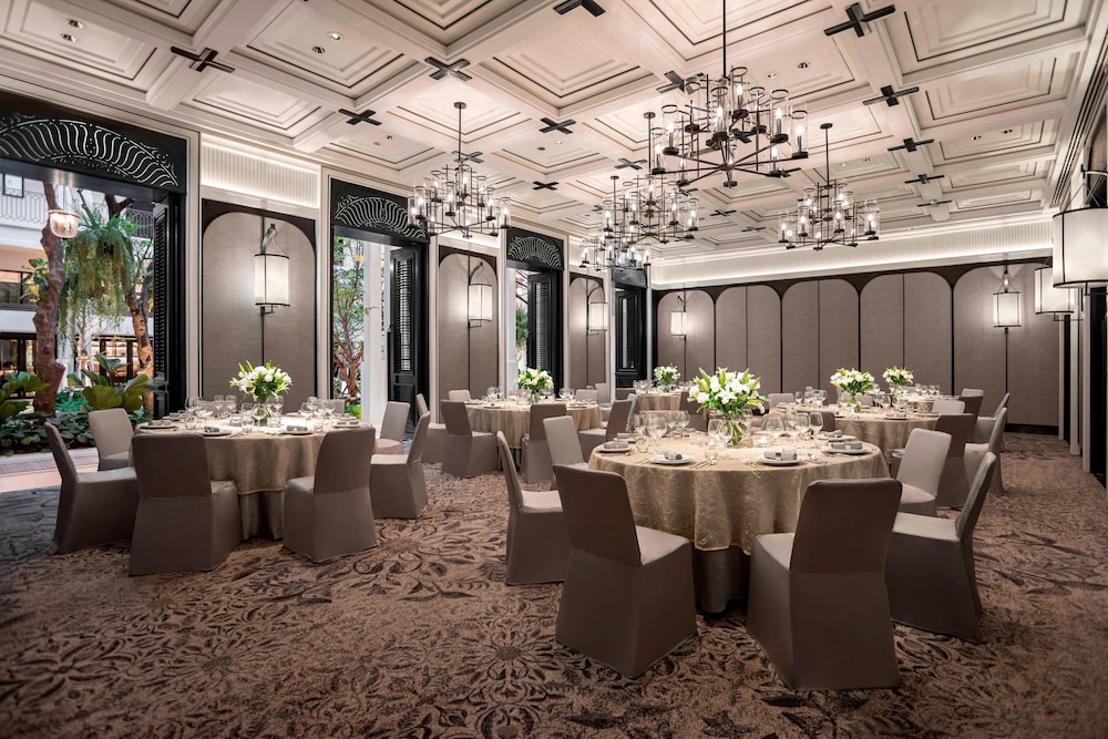 Marriott Bangkok Hotel the Surawongse 52/74