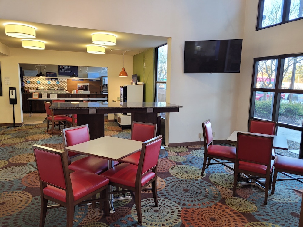 Holiday Inn Express Anderson-I-85 Exit 27-Hwy 81 27/34