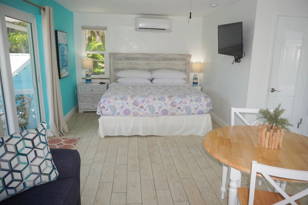 Pearl Beach Inn 19/54