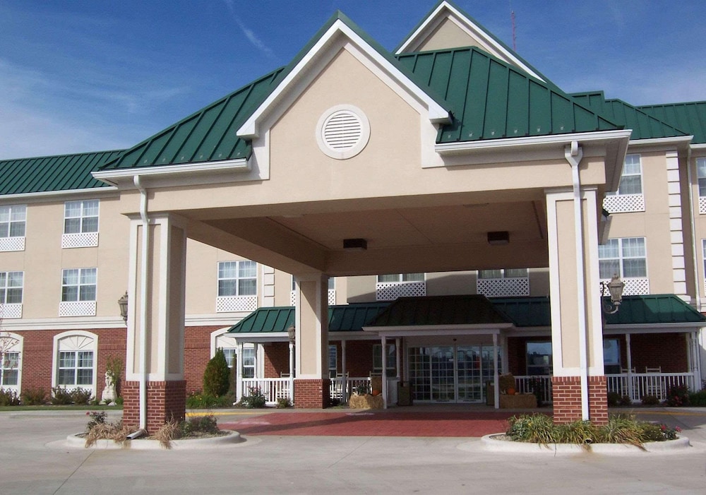 Country Inn & Suites By Radisson, Effingham, IL 3/17