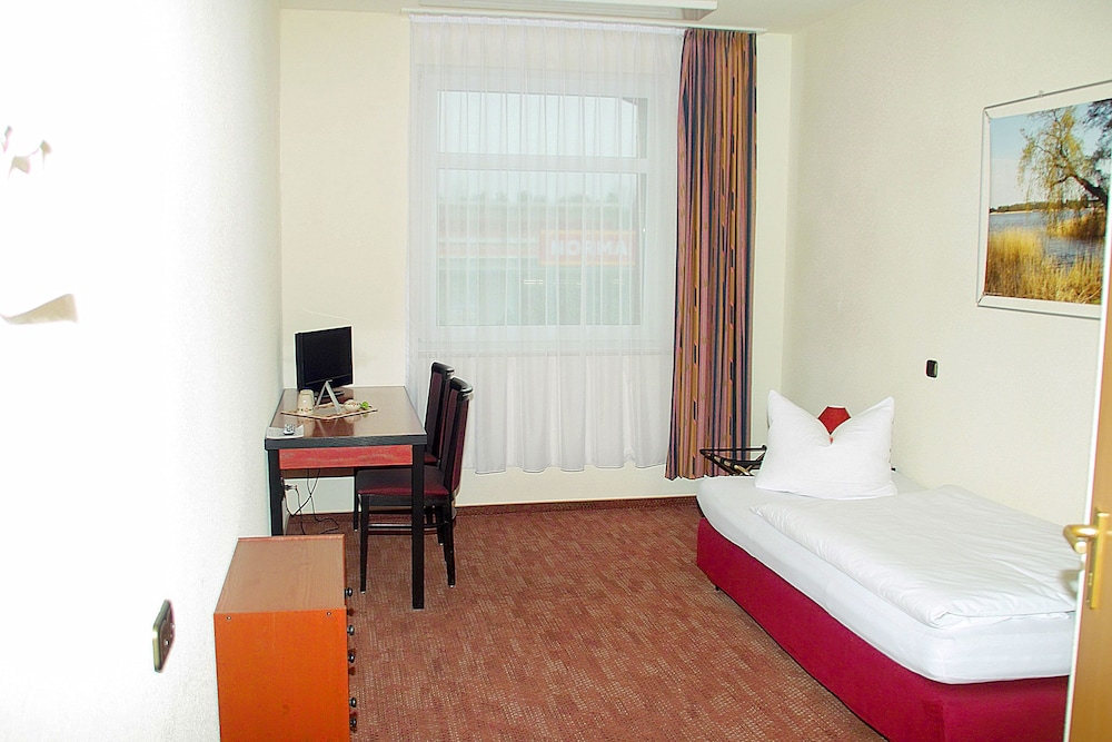 Keramik Hotel Rheinsberg 8/44