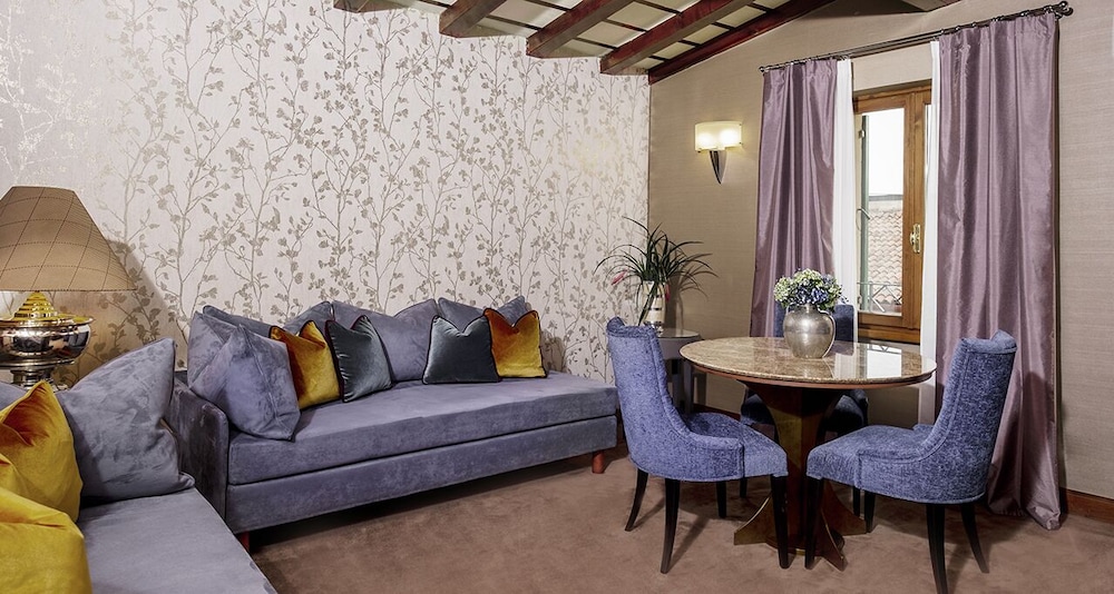 Hotel Accademia Verona 54/80