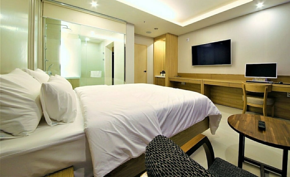 Time Square Hotel 9/25