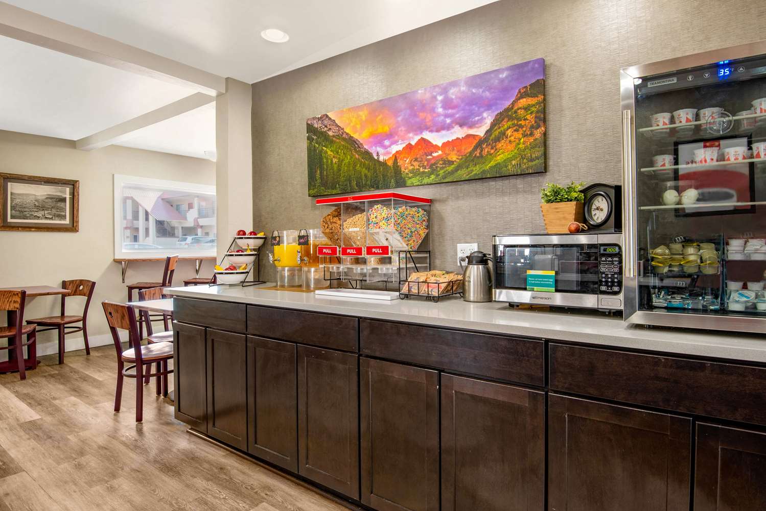 Econo Lodge Inn & Suites Durango 15/17