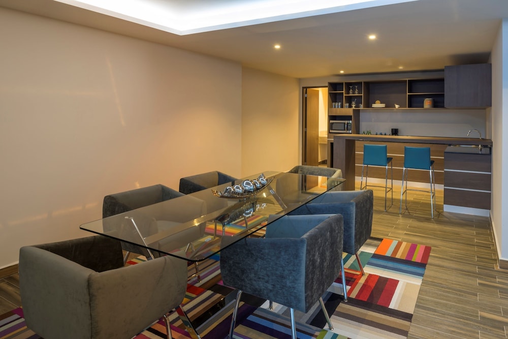 Real Inn Celaya 38/65