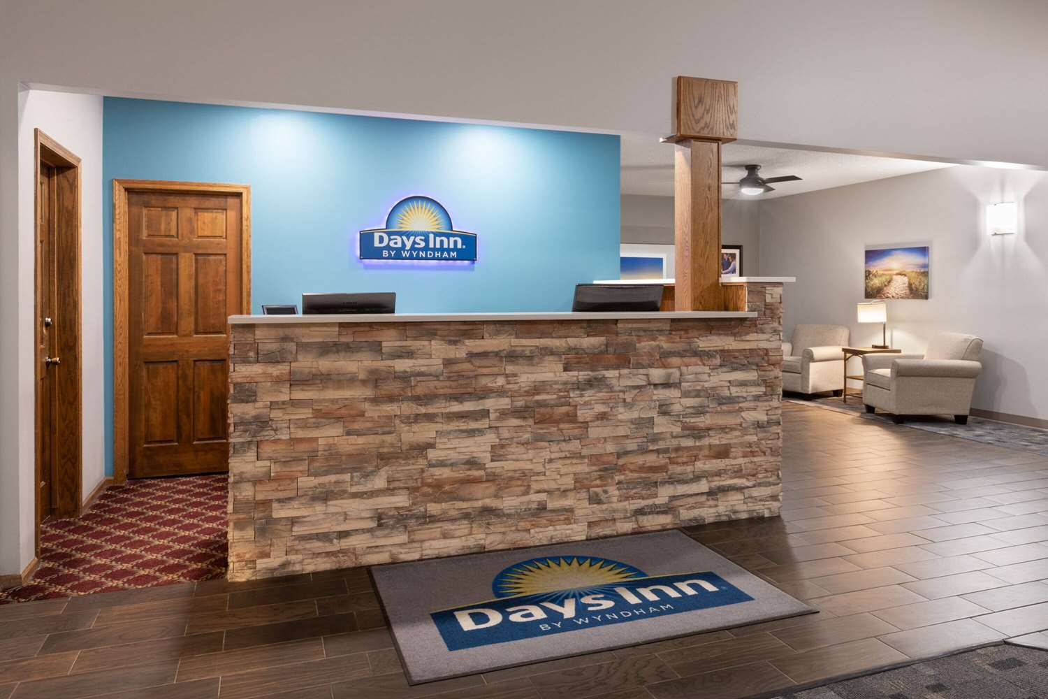 Days Inn by Wyndham Hutchinson 4/23