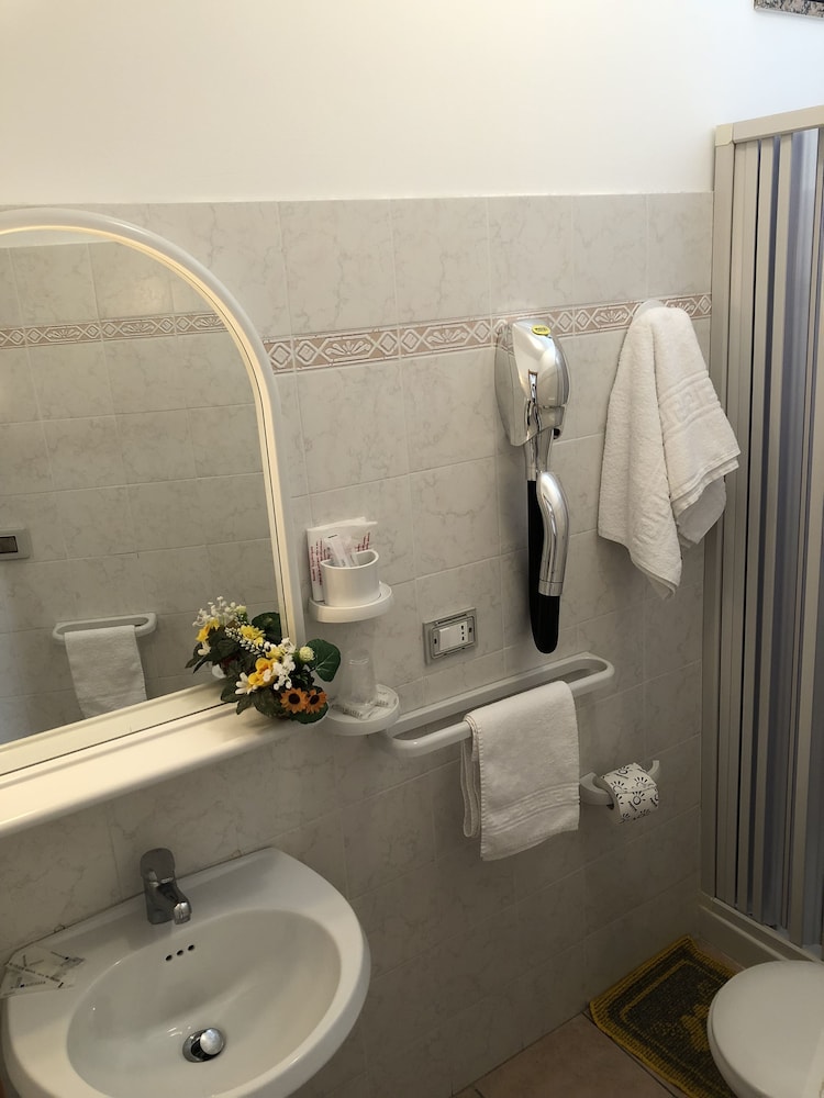 Hotel L’Ancora 66/68