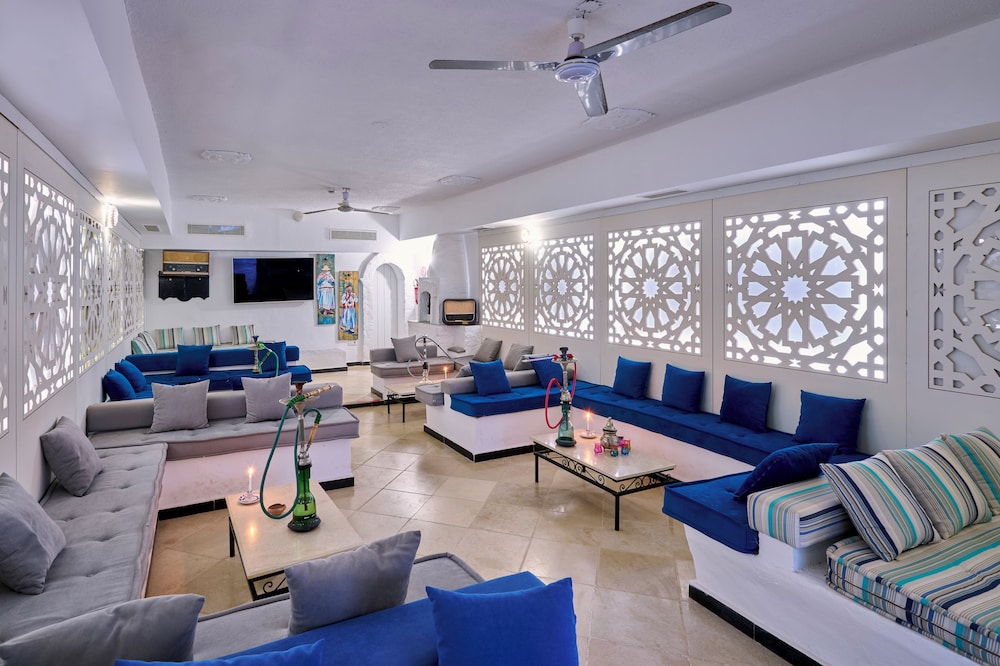 Hari Club Beach Resort 67/103