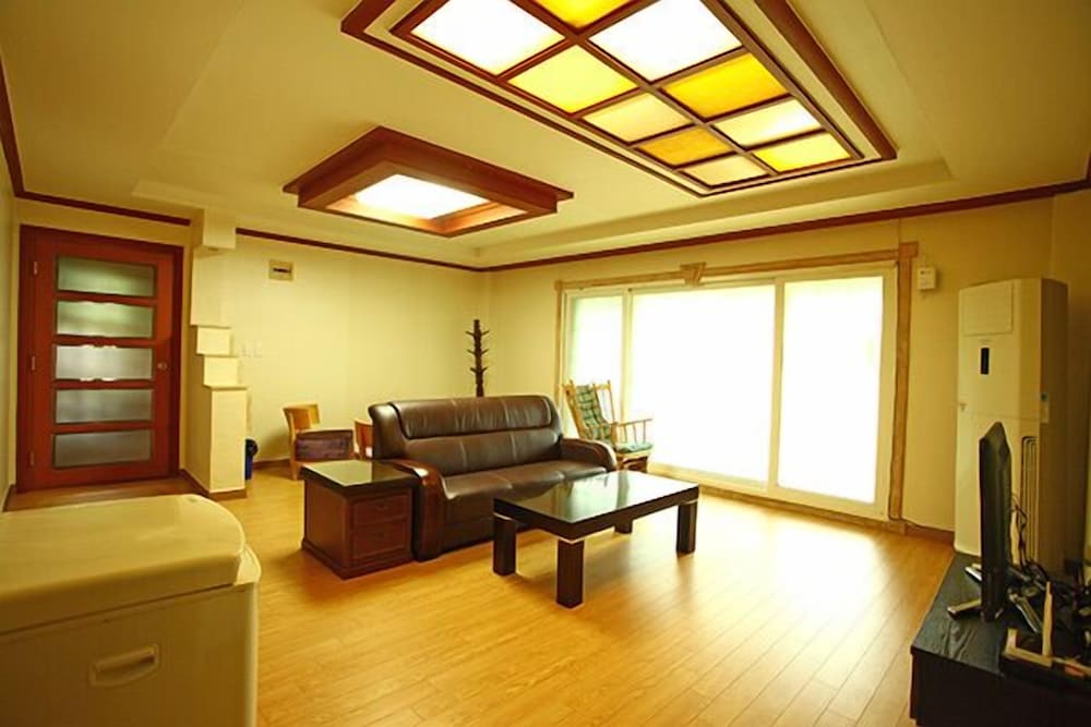 Pocheon Bluesky Pension 27/50
