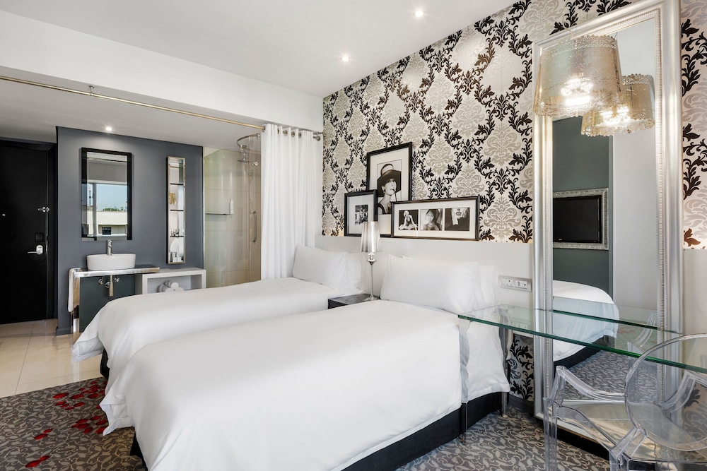 Room at Protea Hotel Fire And Ice Johannesburg Melrose Arch, JOHANNESBURG