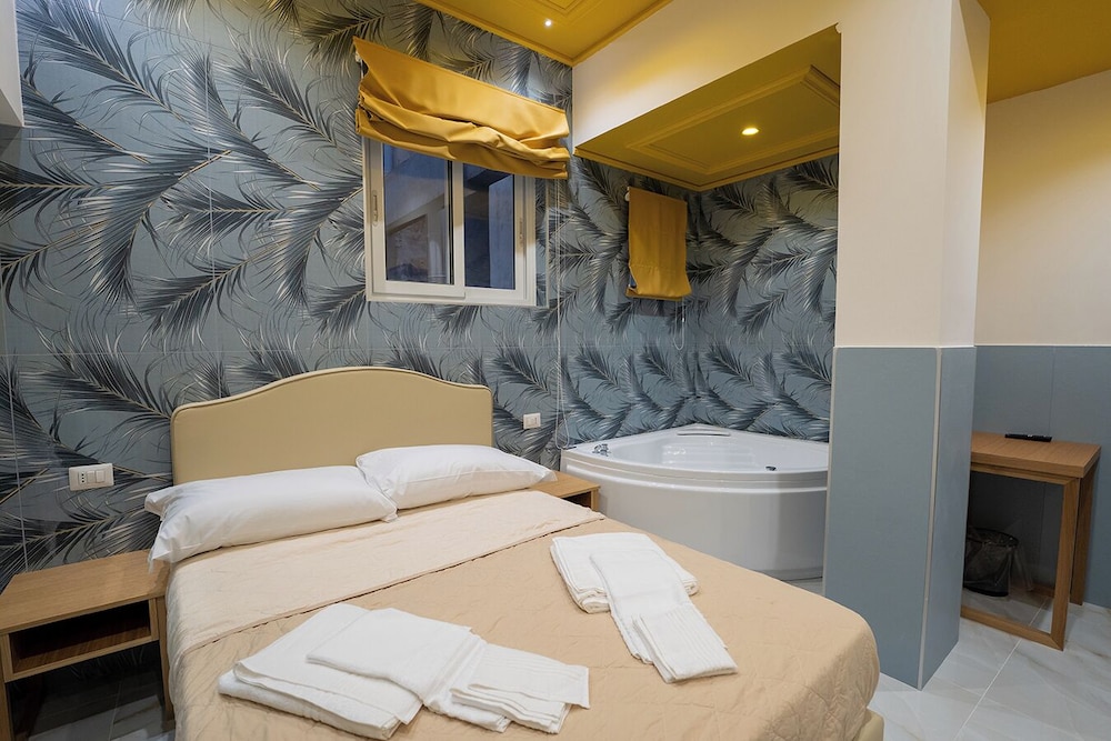 1 Bedroom, Victorian, Classic, Studio, Suite, Double Bed, Annex