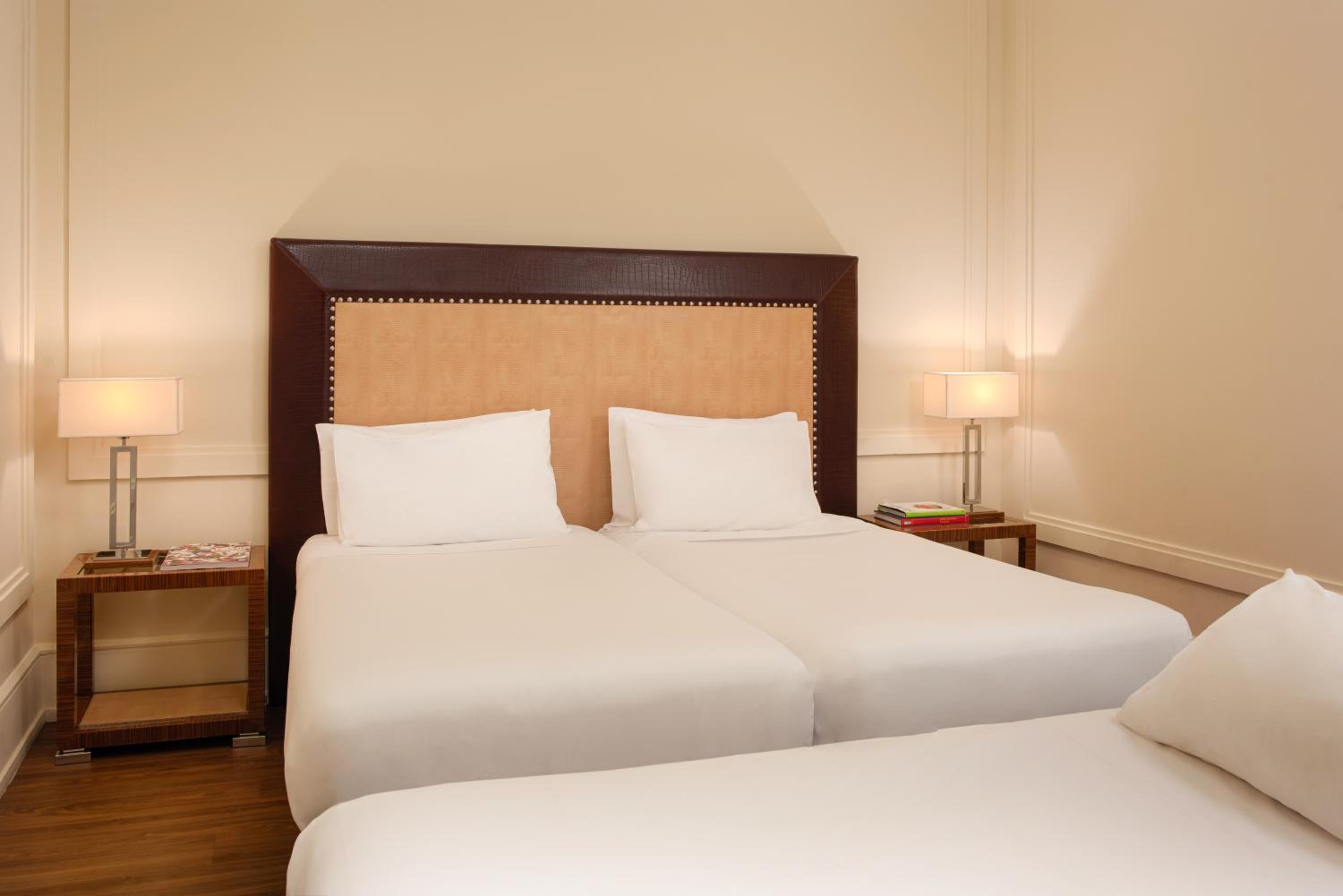 غرفة سوبيريور ثلاثية بسرير كوين وسرير فردي، UNAHOTELS Deco Roma 2/7