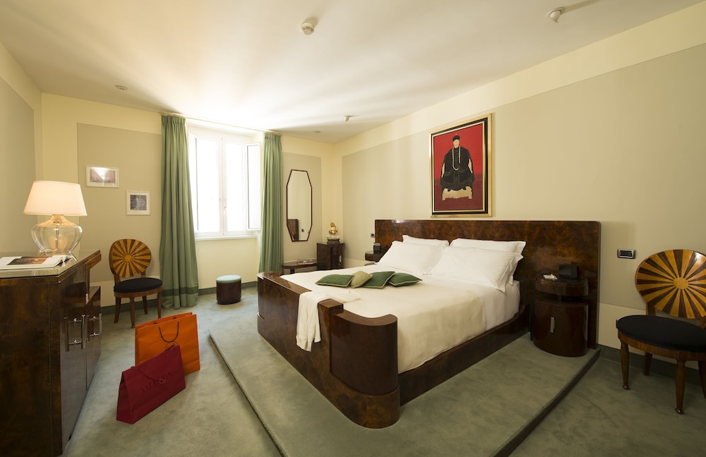 SENIOR, TOWER, SUITE, TERRACE