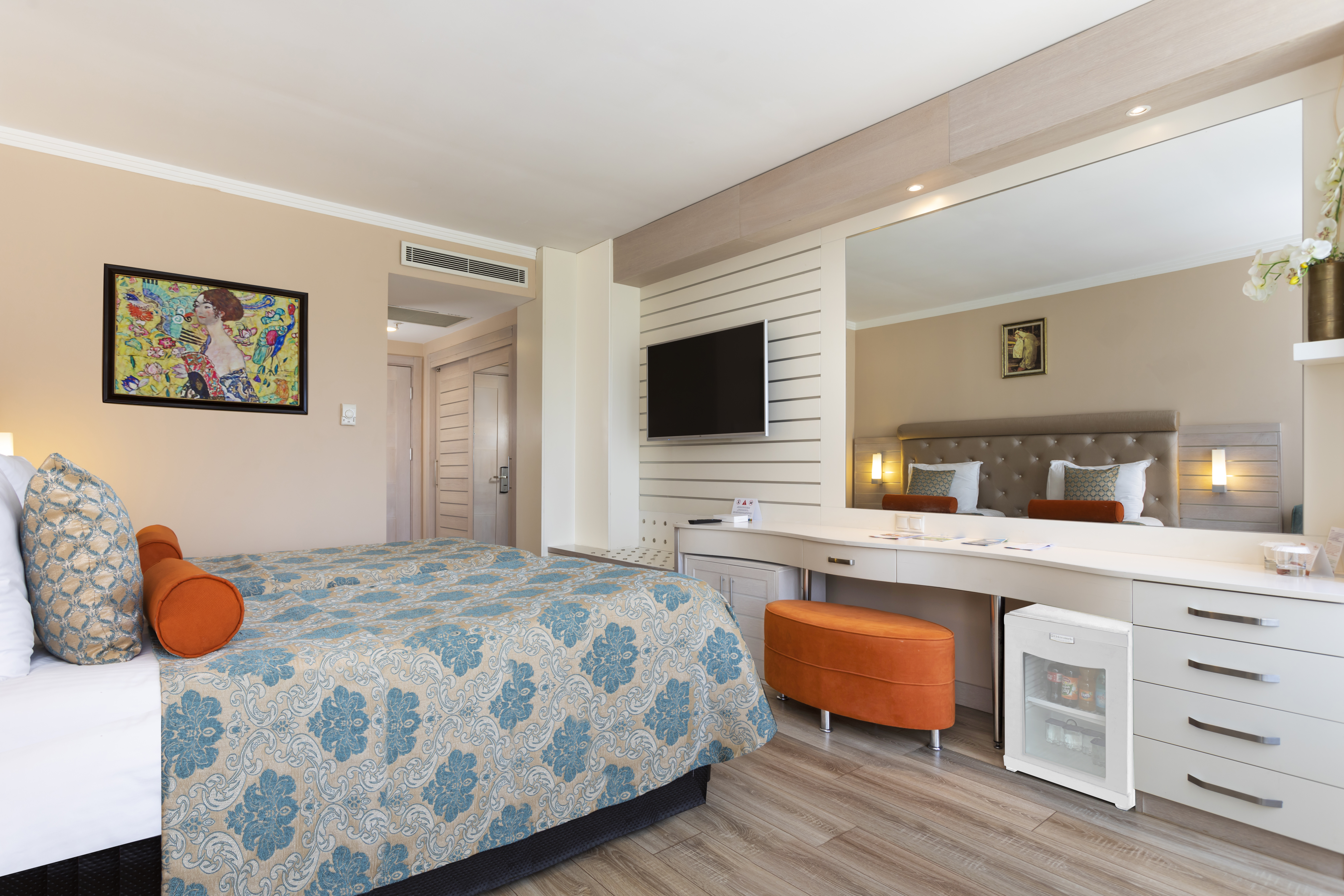 Room, Double Bed, Lateral Side Sea View