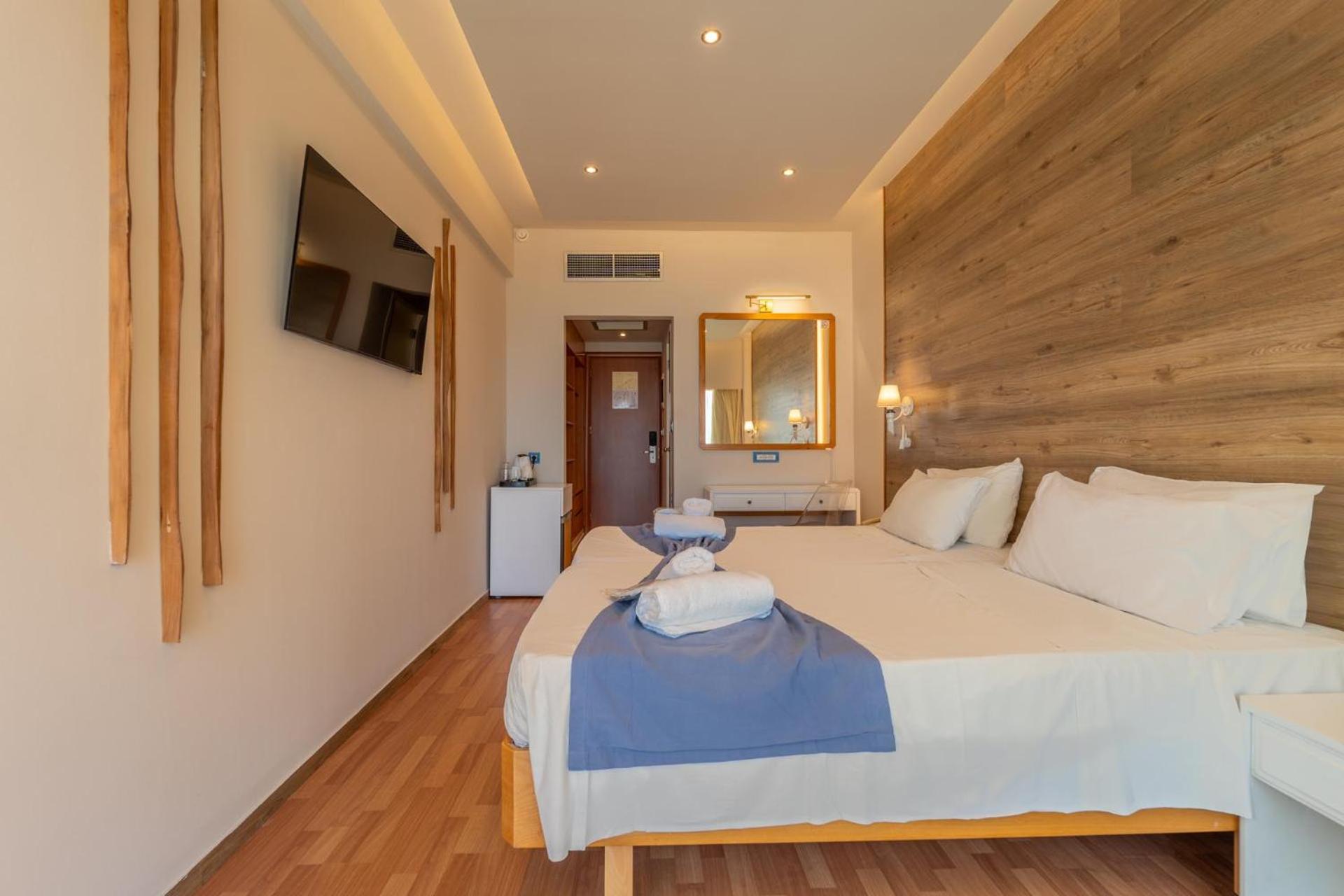 غرفة بسرير مزدوج أو سريرين منفصلين بإطلالة جزئية على البحر، Arte Hotel 5/10