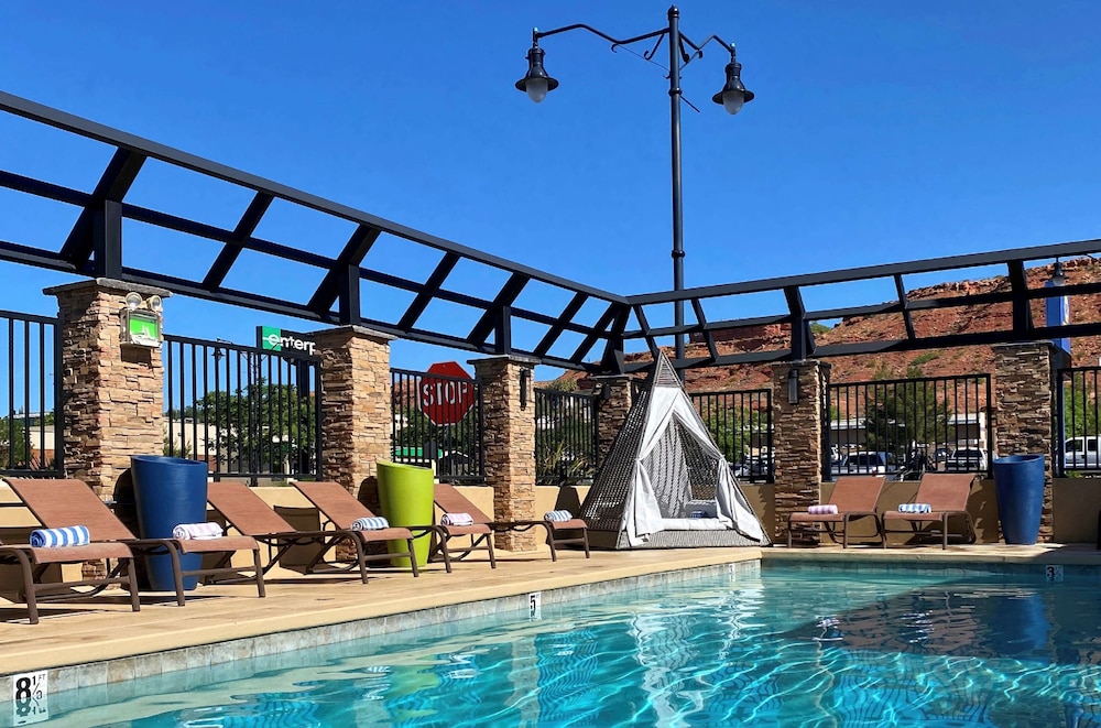 Aiden by Best Western St. George 36/37