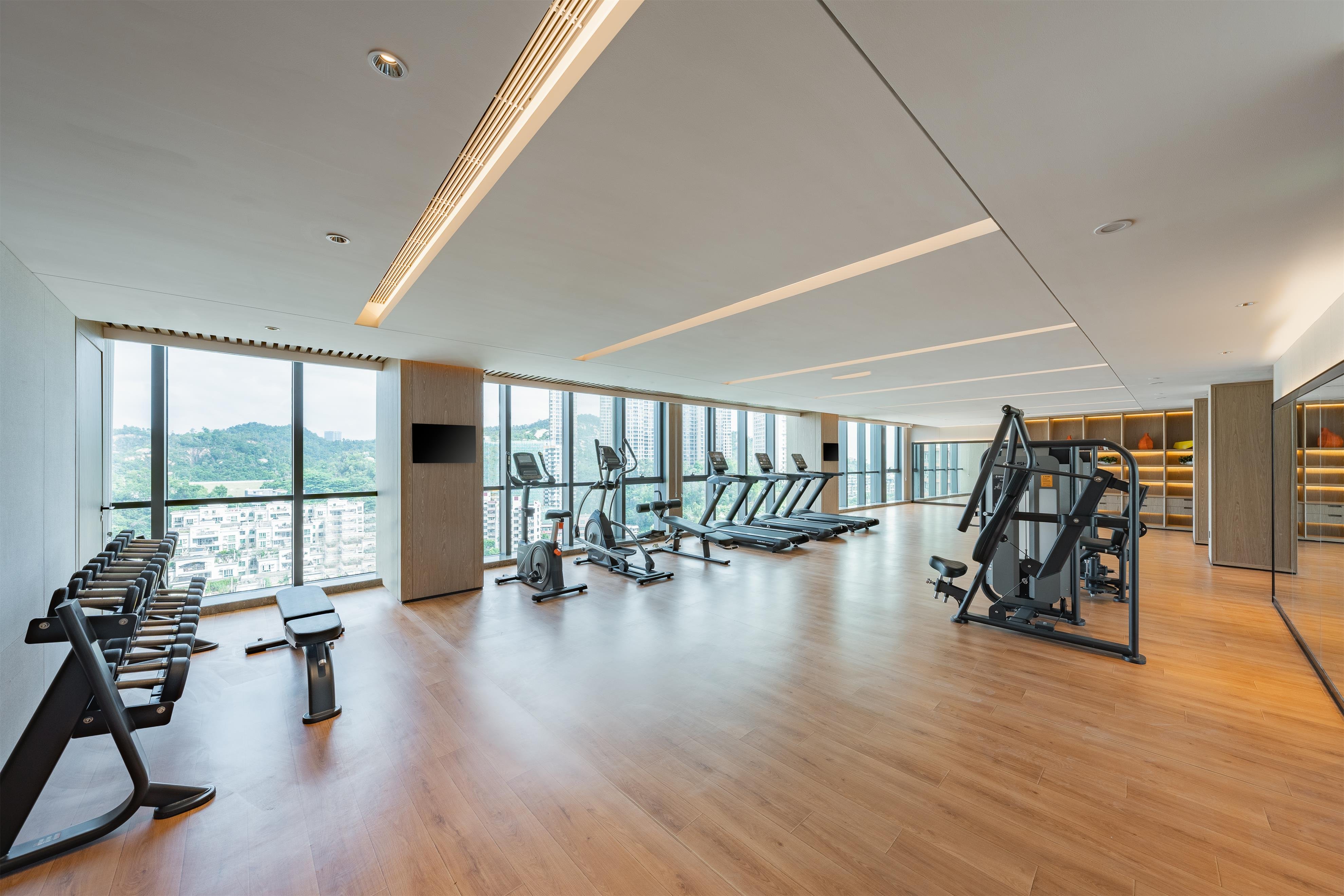 Holiday Inn Zhuhai City Center 25/50