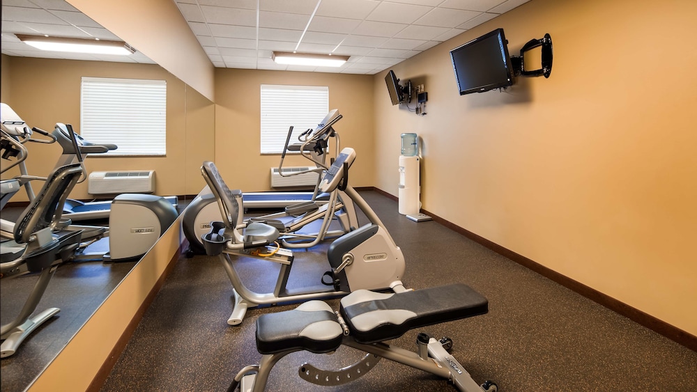 Best Western Golden Prairie Inn & Suites 25/38