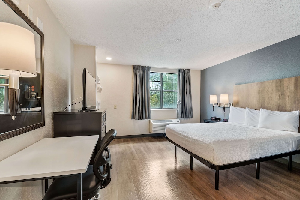 Extended Stay America Premier Suites Miami Downtown Brickell Cruise Port 32/54
