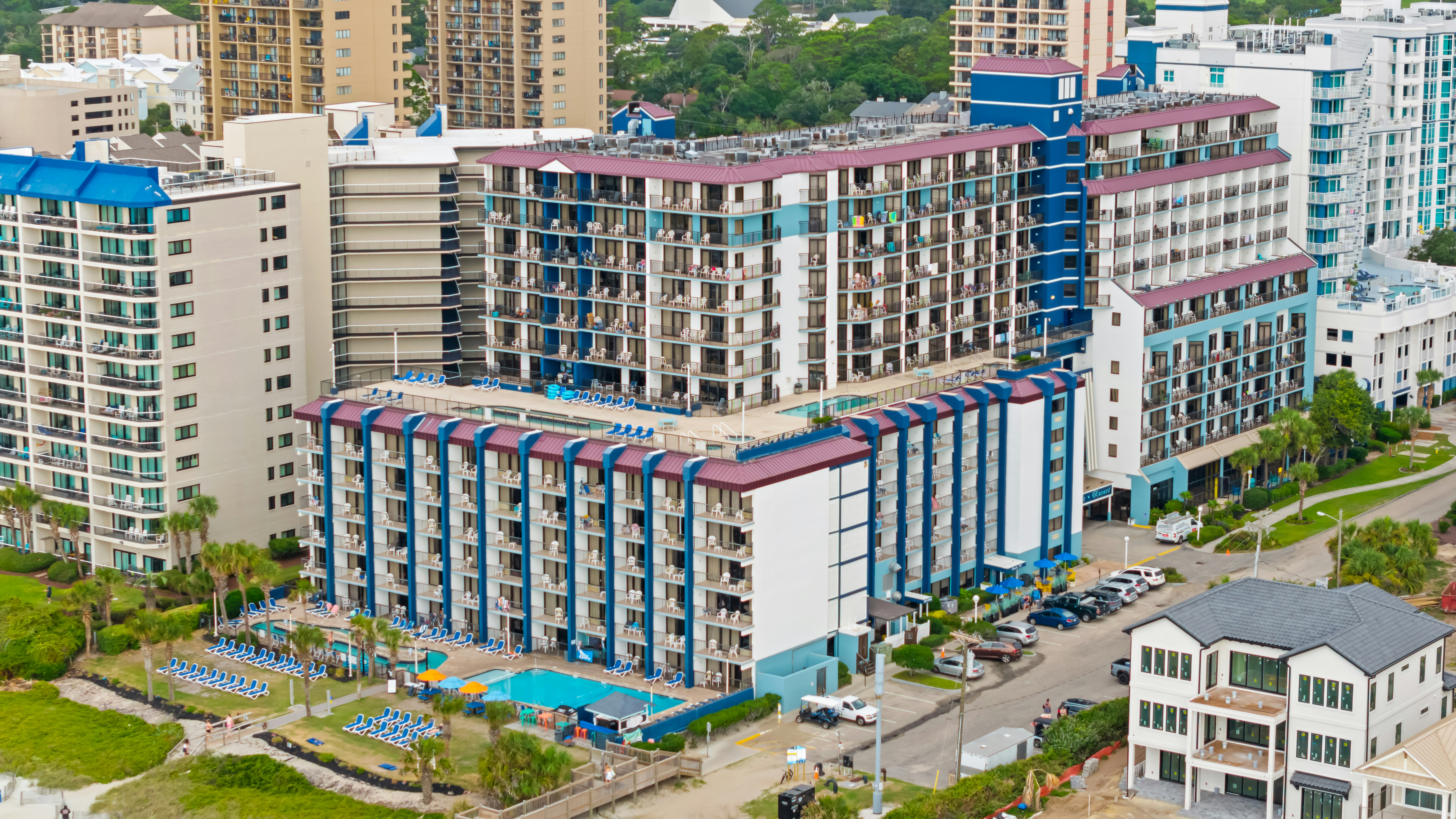 Grande Shores Ocean Resort 14/84
