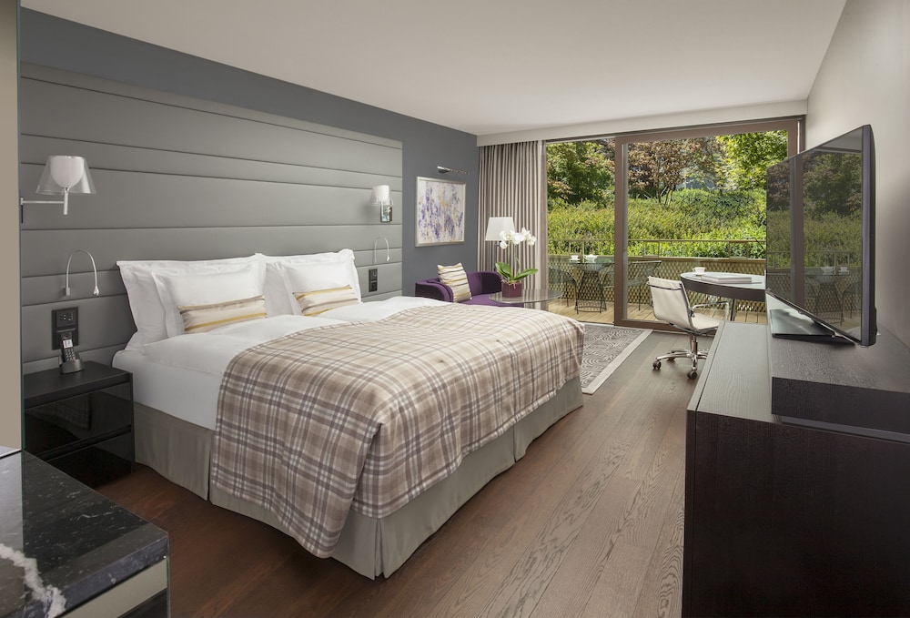 Royal Savoy Hotel and Spa Lausanne 10/84