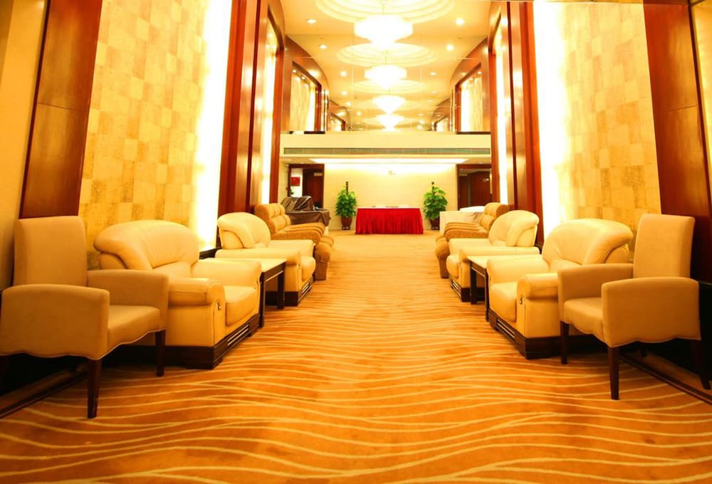 Century Plaza 26/48