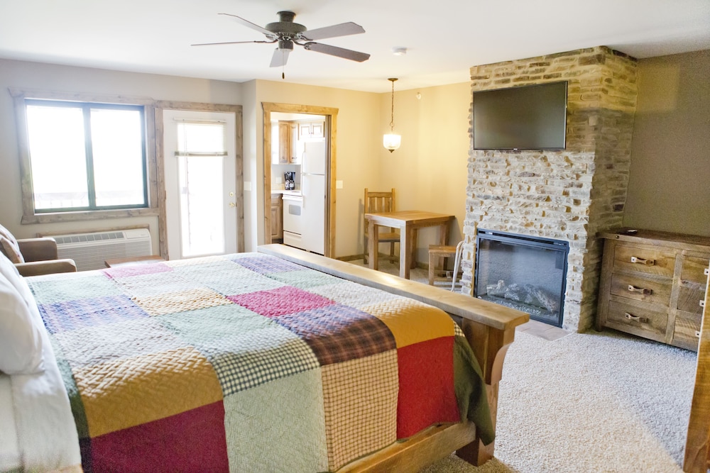 Indian Point Lodge Amp Condominiums 34/73