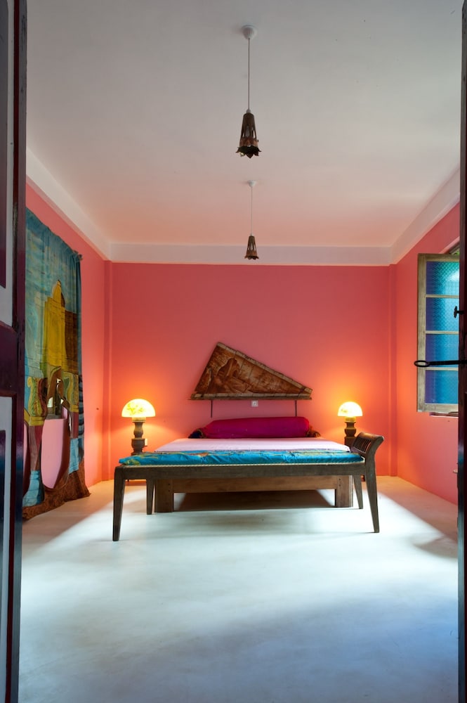 The Kandy Samadhi Centre 46/80