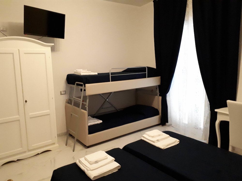 Colosseo Rooms 17/24