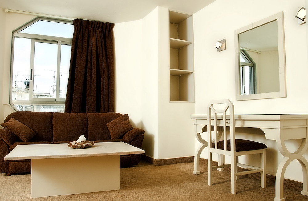 Marble Tower Hotel, Beirut 28/49