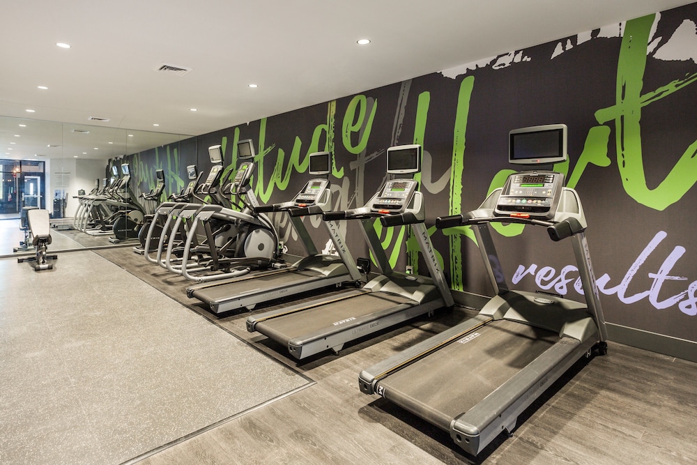 Holiday Inn Roanoke Airport-Conference CTR 31/60