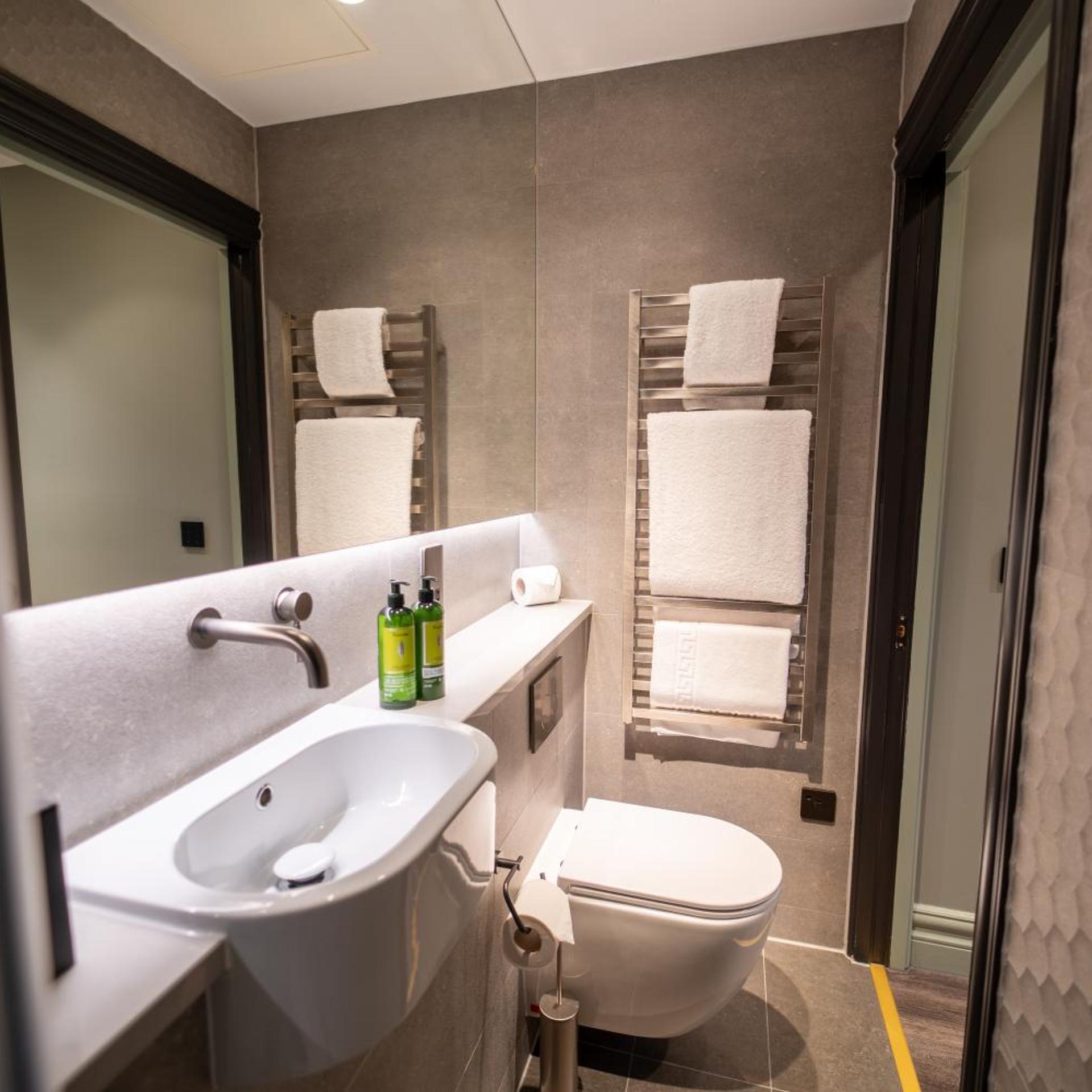 2 Bedrooms, Duplex, Suite, 2 King Beds, Kitchenette
