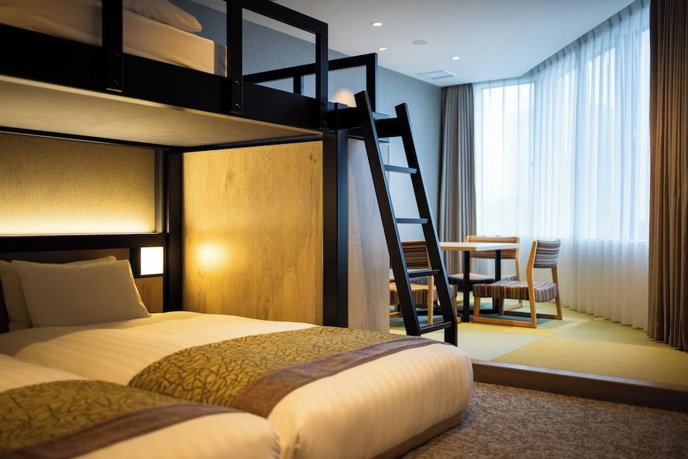And Here TOKYO UENO 12/47