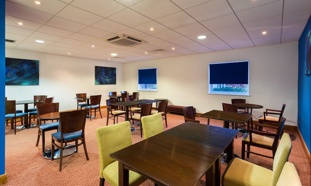 Holiday Inn Express Braintree 38/47