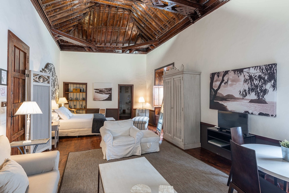 ISLA BAJA SUITES 27/72