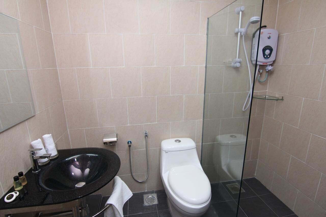 غرفة ديلوكس بسرير كينج، Kingston Hotel 25 at Summit Signature Batu Pahat 4/4